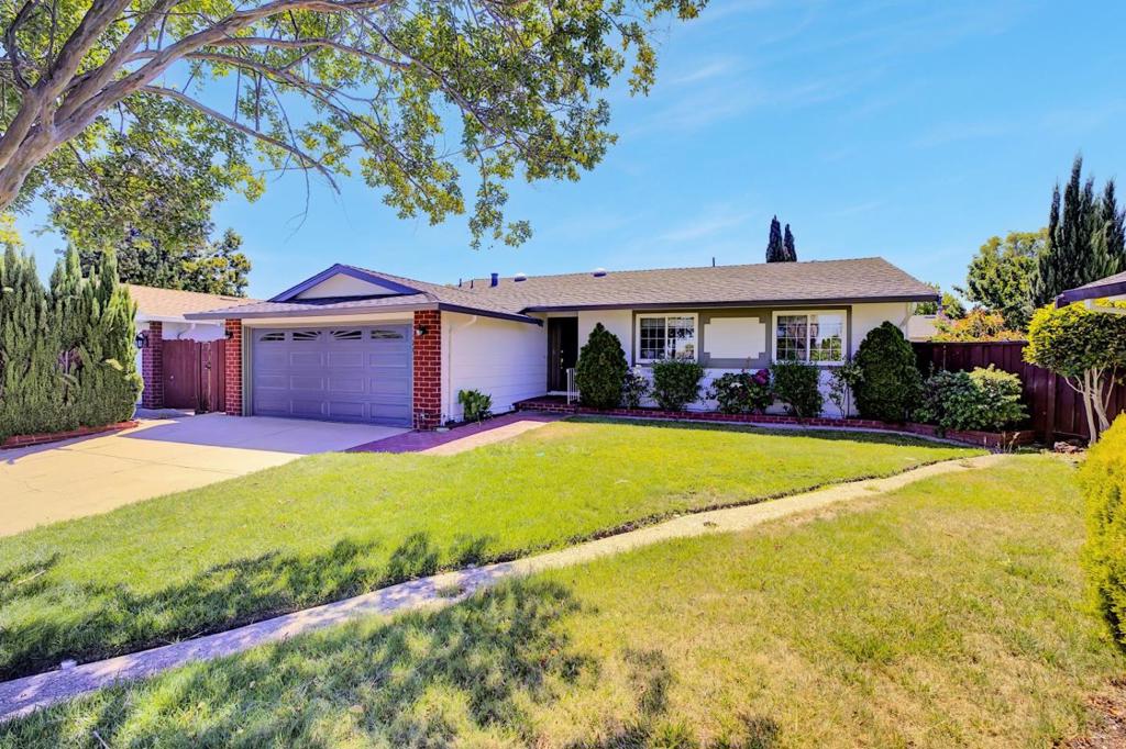 34863 Warwick Court