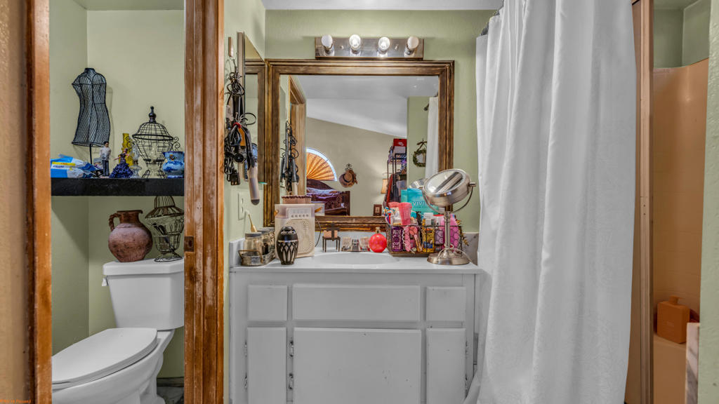 https://media.crmls.org/mediaz/4b9e1ba0-d6a6-47d2-966e-9e1a54818bed.jpg?preset=X-Large