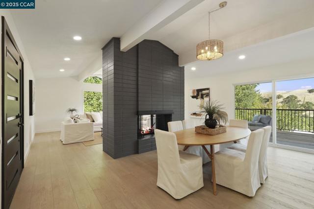 3233 Lucas Circle, Lafayette CA: https://media.crmls.org/mediaz/4b9f9461-5b39-482a-a6aa-042edcc0bb26.jpg