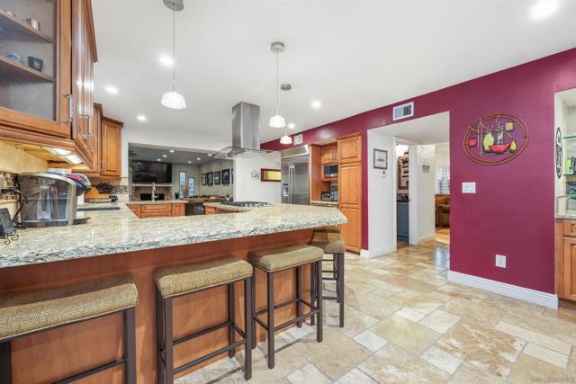 10976 Pallon Way, San Diego CA: https://media.crmls.org/mediaz/4b9fa7ce-8079-4bd7-a90d-4cb41e4d8abf.jpg