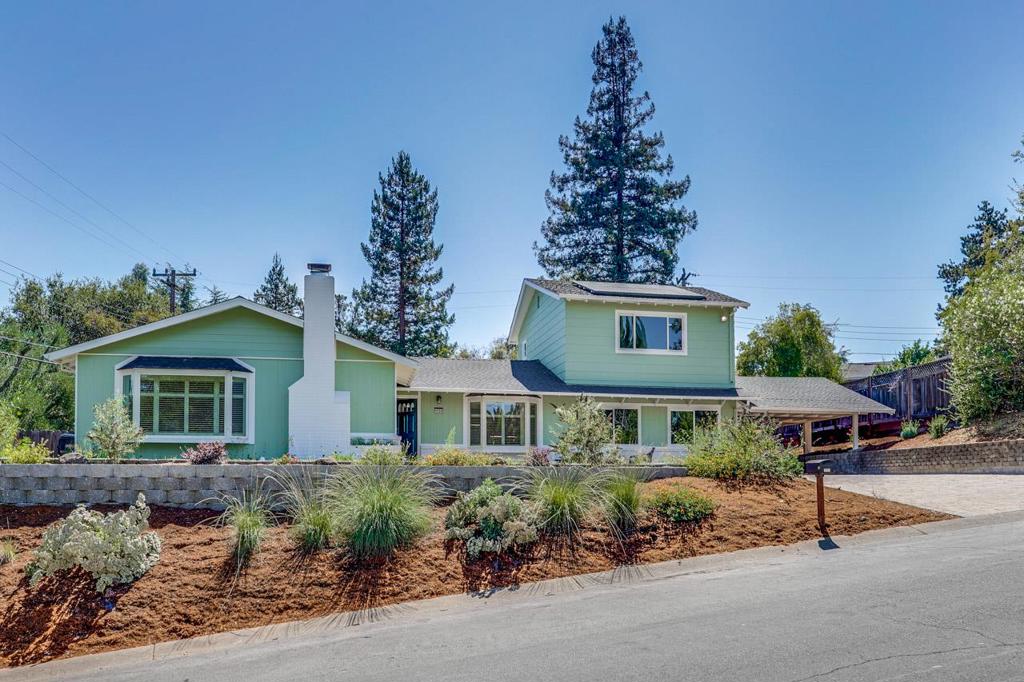1590 Vineyard Drive