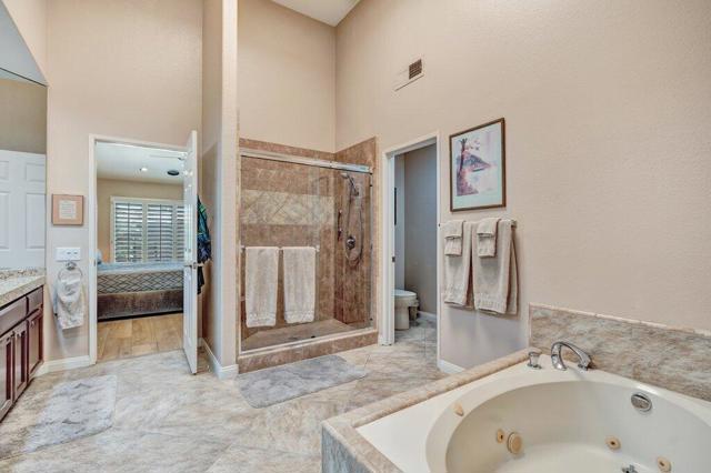 76546 Begonia Lane, Palm Desert CA: https://media.crmls.org/mediaz/4ba08a5f-cdb5-4660-abae-e454839cd0c5.jpg