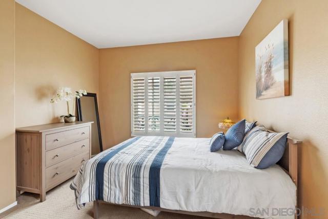 12674 Carmel Country Rd, San Diego CA: https://media.crmls.org/mediaz/4ba1011a-f2d8-4d9e-9301-c0bffba5d26c.jpg
