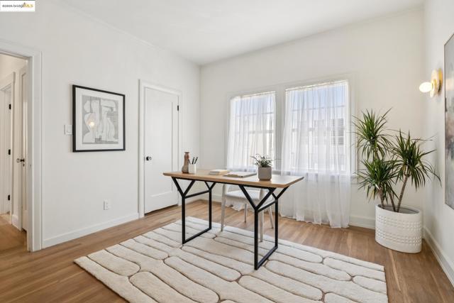 101 Palm Dr, Piedmont CA: https://media.crmls.org/mediaz/4ba278f2-d8c3-42cc-8d98-a2795f1758a3.jpg