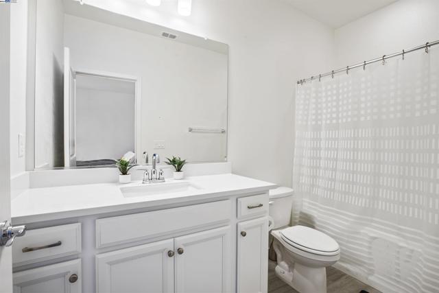 3062 Beaded Mist Walk, Sacramento CA: https://media.crmls.org/mediaz/4ba28a1e-a86b-4d4c-9703-8ac8d6b34413.jpg