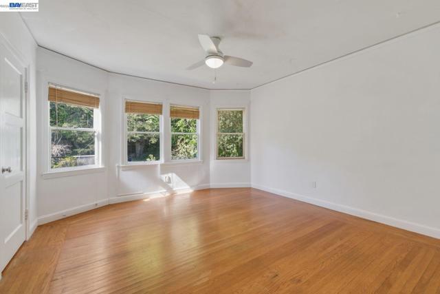 3890 Serrano St, Martinez CA: https://media.crmls.org/mediaz/4ba2f56c-fd59-480b-8811-99ac25464389.jpg