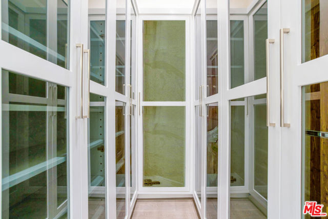 10100 Empyrean Way, Los Angeles CA: https://media.crmls.org/mediaz/4ba33bf5-c8e4-444e-9e48-d4fefac98045.jpg