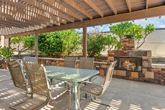 76739 Oklahoma Avenue, Palm Desert CA: https://media.crmls.org/mediaz/4ba352dc-e4ee-4d3e-a108-35c240b89ee4.jpg