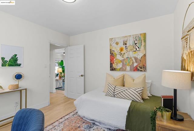 5315 Camden St, Oakland CA: https://media.crmls.org/mediaz/4ba39f7c-1103-490b-afe3-571a6c1f577c.jpg