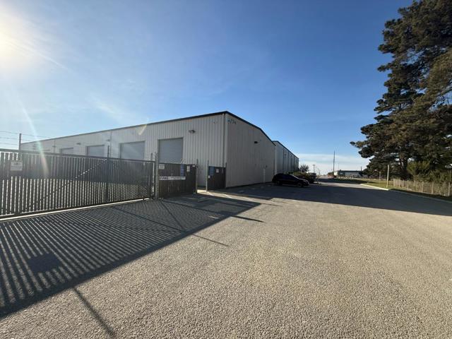 1347 Harkins Road, Salinas CA: https://media.crmls.org/mediaz/4ba3c0e5-fd41-4be4-b873-59de9f5f62b5.jpg