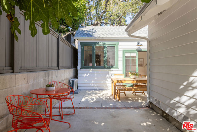 601 S Hudson Avenue, Pasadena CA: https://media.crmls.org/mediaz/4ba48775-c7c0-4c08-afa6-13ffb3278ec6.jpg