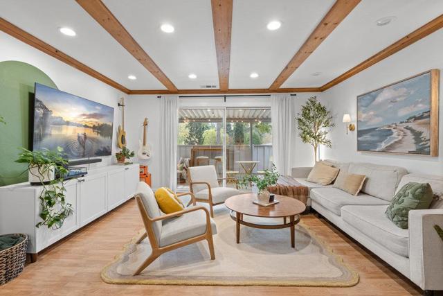 14245 Lora Drive, Los Gatos CA: https://media.crmls.org/mediaz/4ba4fa54-aa7f-4419-868d-4f1be2fc5168.jpg