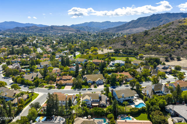 29515 Weeping Willow Drive, Agoura Hills CA: https://media.crmls.org/mediaz/4ba52fb6-6492-4a0b-87a7-7af6c08320a3.jpg