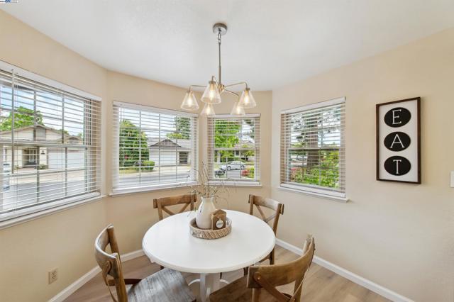 4182 Garatti Court, Pleasanton CA: https://media.crmls.org/mediaz/4ba55629-4e40-4c2e-b829-adfdd301caf1.jpg
