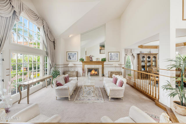 18128 Sandringham Court, Porter Ranch CA: https://media.crmls.org/mediaz/4ba58a30-9823-45d3-91c8-e6559bceab10.jpg