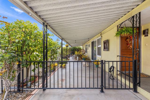 246 Laredo Drive, Palm Springs CA: https://media.crmls.org/mediaz/4ba5a81f-3211-43a1-bf91-1bb8273b7d87.jpg