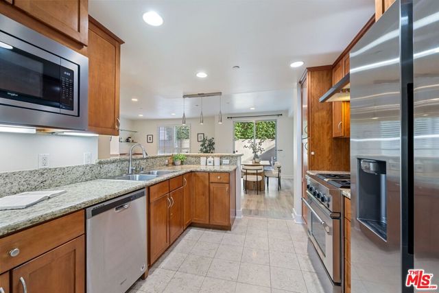 2240 S Beverly Glen Boulevard, Los Angeles CA: https://media.crmls.org/mediaz/4ba6ae5f-c3da-4ea5-9e09-70973fffc306.jpg