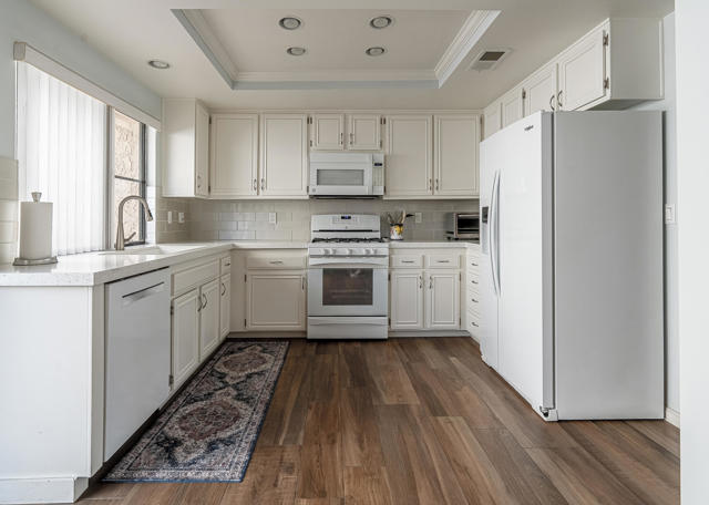 68697 Cll Tortosa, Cathedral City CA: https://media.crmls.org/mediaz/4ba73dec-a756-4eb8-8c65-02b1d3aef605.jpg