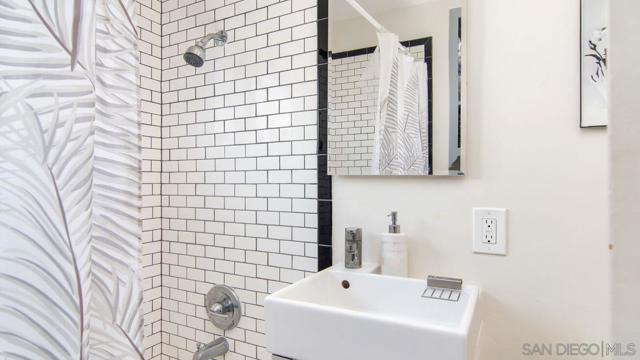 4657 Idaho St, San Diego CA: https://media.crmls.org/mediaz/4ba746c9-7d81-49c3-8de0-0b4c2bfbcdf7.jpg