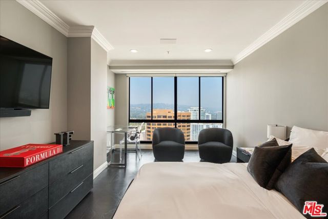 10490 Wilshire Boulevard, Los Angeles CA: https://media.crmls.org/mediaz/4ba7fc39-13e4-451c-8039-1225baef3193.jpg