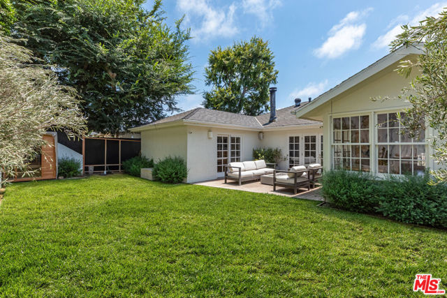 13035 Rose Avenue, Los Angeles CA: https://media.crmls.org/mediaz/4ba8171d-cc74-4678-b5e2-14e92c1415c9.jpg