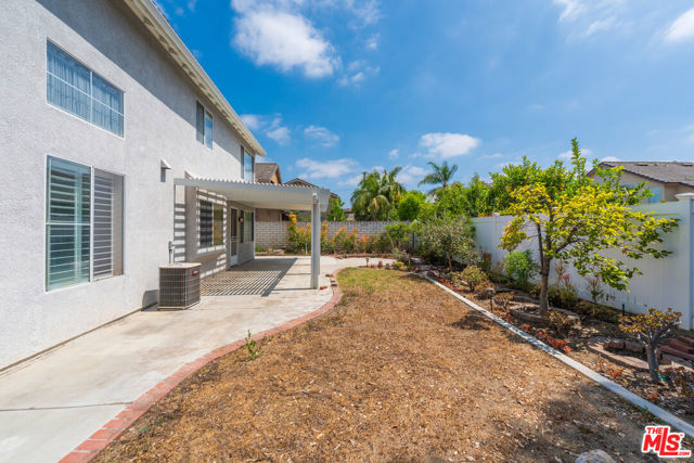 2320 Leggett Lane, Fullerton CA: https://media.crmls.org/mediaz/4ba8a68f-f1b6-4330-9cb8-3da6bf055efc.jpg