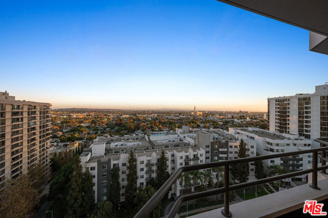 10601 Wilshire Boulevard, Los Angeles, California 90024, 2 Bedrooms Bedrooms, ,1 BathroomBathrooms,Condominium,For Sale,Wilshire,24458173