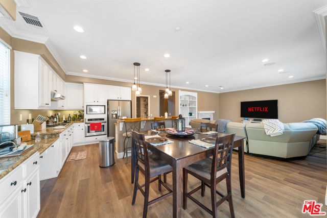 11501 Trailrun Court, Riverside CA: https://media.crmls.org/mediaz/4ba941ca-0880-4dc0-a526-3e46a7536ffc.jpg