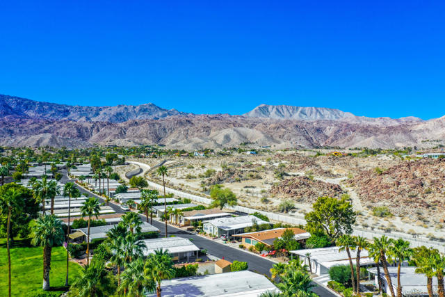 49305 Highway 74, Palm Desert CA: https://media.crmls.org/mediaz/4ba98969-7e31-418e-8bf1-666b85d74599.jpg