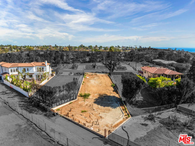 649 North Las Casas Avenue photo 3