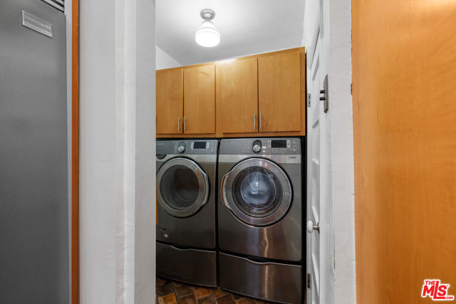 400 W Avenue 42 Avenue, Los Angeles CA: https://media.crmls.org/mediaz/4baad2c2-92d5-4529-9527-8570d8de62b8.jpg