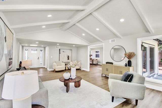 3613 perada dr, Walnut Creek CA: https://media.crmls.org/mediaz/4bac04c7-c9ff-4919-a9ae-eaaf492a25ea.jpg