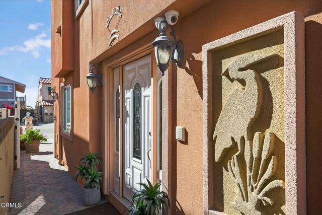 Detail Gallery Image 3 of 59 For 2408 Ocean Dr, Oxnard,  CA 93035 - 3 Beds | 3/1 Baths