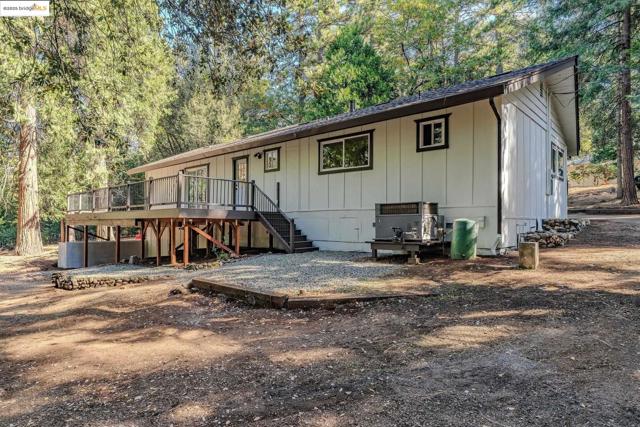 23656 Lightning Ln, Pioneer CA: https://media.crmls.org/mediaz/4bace475-d0ef-448e-8c0f-70cc91f3285b.jpg