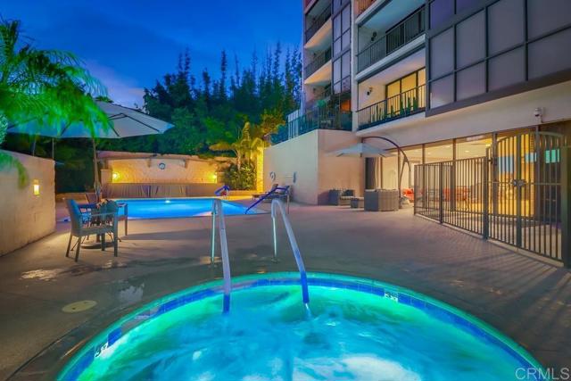 2500 Torrey Pines Rd, La Jolla CA: https://media.crmls.org/mediaz/4bace88f-e7ae-4172-ba39-43db3b4a032c.jpg