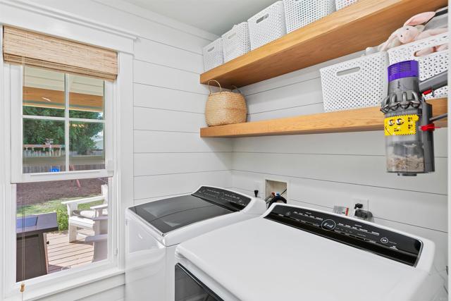 2103 Loquat Place, Oceanside CA: https://media.crmls.org/mediaz/4bad459d-8305-4910-afde-053786a46896.jpg