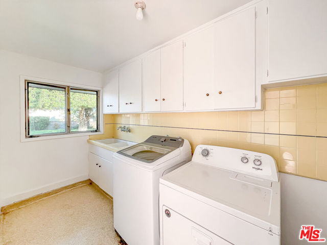 5160 Los Feliz Boulevard, Los Angeles CA: https://media.crmls.org/mediaz/4bad71f7-40c2-435a-aaa0-718df134e044.jpg