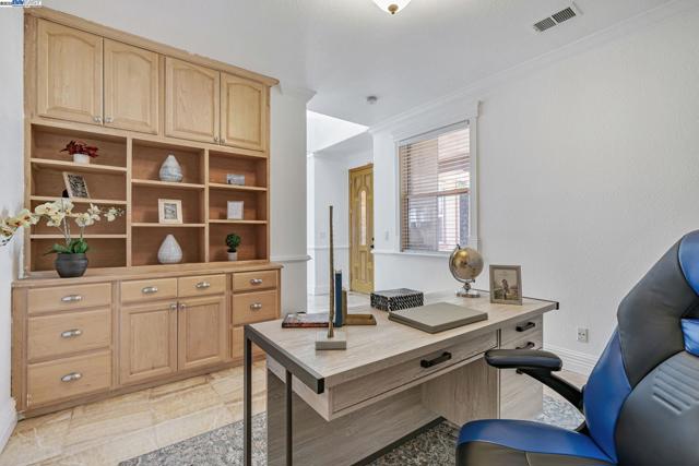 Image 21 of 60 For 5065 Carbondale Way