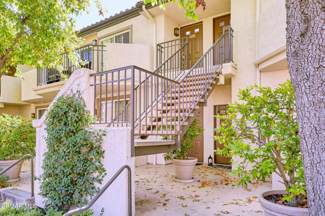 24145 Del Monte Drive, Valencia CA: https://media.crmls.org/mediaz/4badf09e-6f11-4231-8dea-7853bcae9c15.jpg