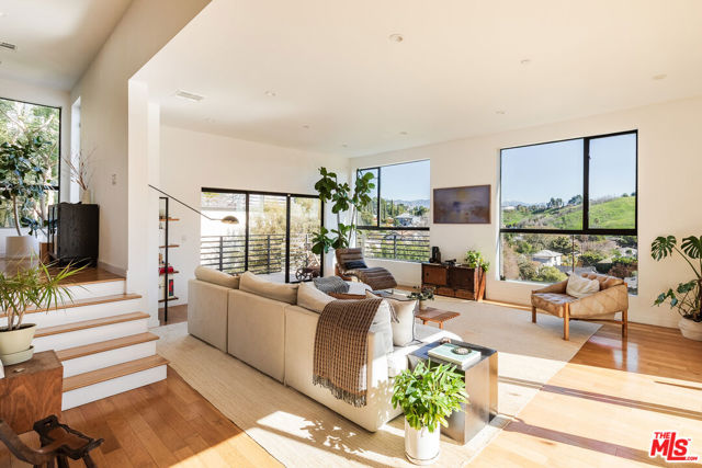 Image 9 of 38 For 4052 Jennings Drive