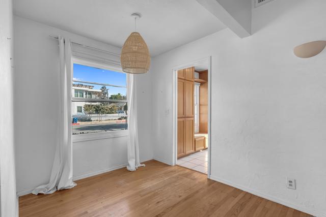 1715 Cedar St, Santa Monica CA: https://media.crmls.org/mediaz/4bae51d2-4b9e-4f6a-aa60-f68dc4f4de80.jpg