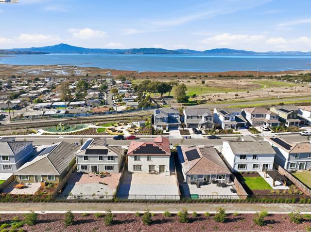 4158 Markovich Ct, Richmond CA: https://media.crmls.org/mediaz/4bae66eb-19b2-4688-a20f-802060d848c2.jpg