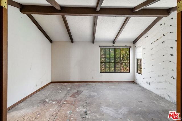 11 S Callecita, Laguna Beach CA: https://media.crmls.org/mediaz/4baf4989-f410-41c8-b053-0225d799e88c.jpg
