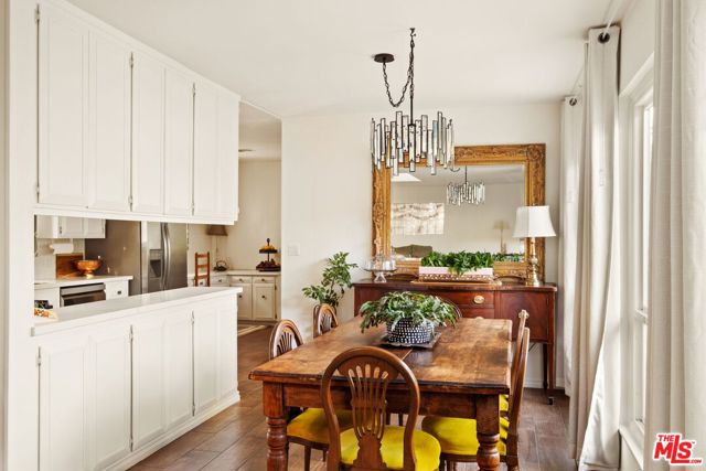 5940 Varna Avenue, Valley Glen CA: https://media.crmls.org/mediaz/4baf6c33-d598-45c5-9b0e-5554232992e2.jpg
