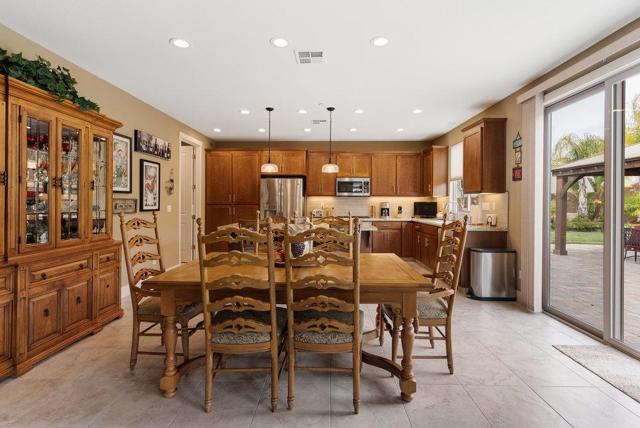 1515 Sunflower Drive, Hollister CA: https://media.crmls.org/mediaz/4baf8dc5-69dd-4da2-890b-80f686834e3a.jpg