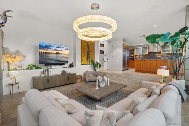 257 Playa Del Sur, La Jolla CA: https://media.crmls.org/mediaz/4baf8f38-c3fc-4b68-bdbe-2d51c6b27186.jpg
