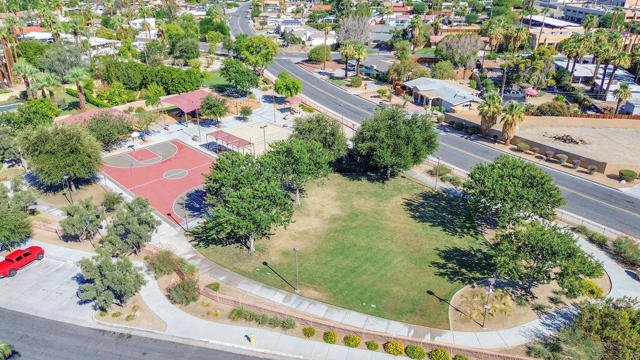 44635 San Carlos Avenue, Palm Desert CA: https://media.crmls.org/mediaz/4baf92dc-2d56-4111-9bb3-f78ba8cdbd6d.jpg