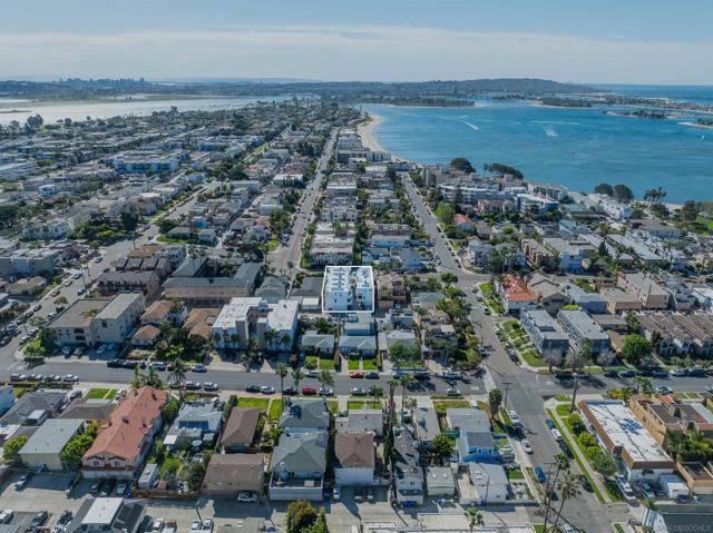 Image 7 of 32 For 1420 Pacific Beach Drive