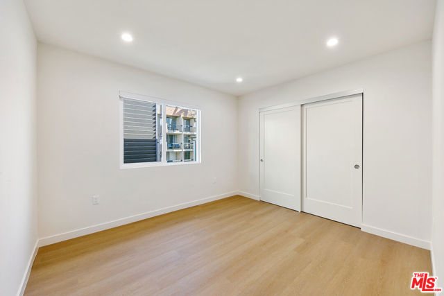 954 North San Vicente Boulevard, 6 photo 13