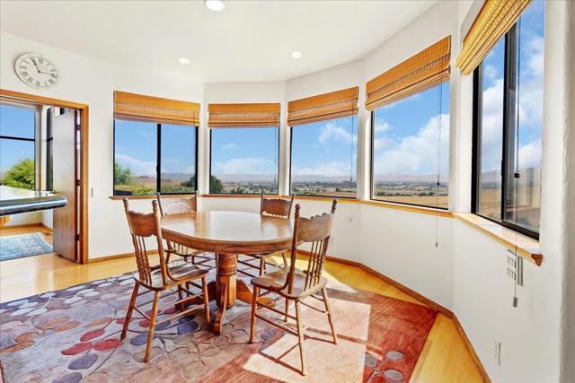 275 Nicholson Drive, Hollister CA: https://media.crmls.org/mediaz/4bb051a4-b5fa-4b2d-8a4a-a86b766714d8.jpg